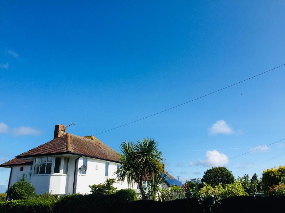 Sunnyside - Large Seaside Home With Views And Hot Tub Prestatyn Exterior photo